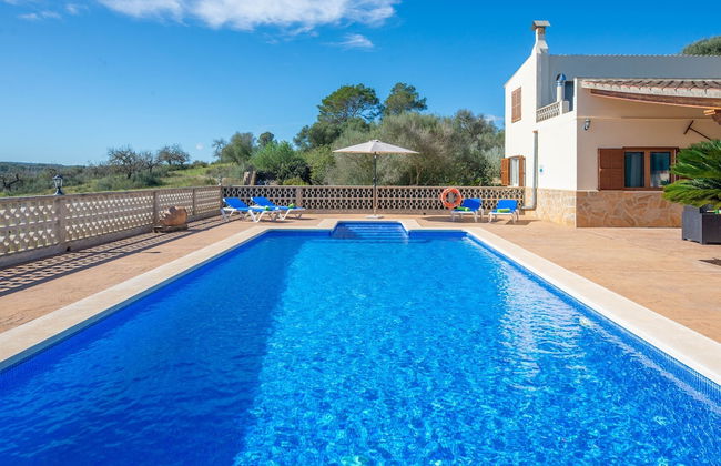Vista Sol in Ariany With 2 Bedrooms and 1 Bathrooms - Foto 1
