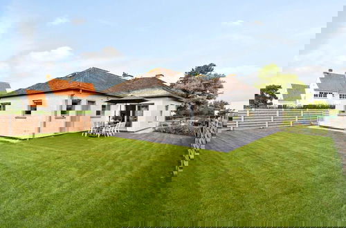 Foto 43 - Spacious Bungalow With Garden Near the Beach sea