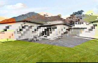 Foto 1 - Spacious Bungalow With Garden Near the Beach sea