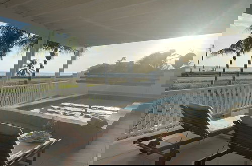 Foto 56 - Secluded Beachfront Gem Pool Patio View BBQ