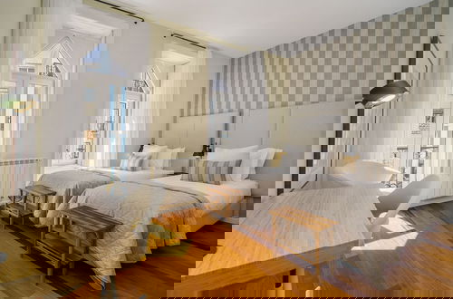 Foto 5 - Luxury Lisbon Penthouse: Designer Decor & Epic Views