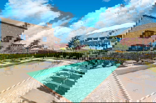Foto 13 - Apartment in a Country House With 2 Pools