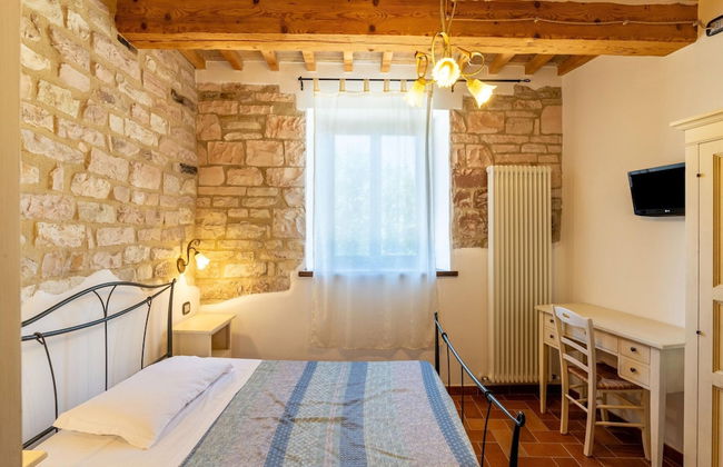 Country House in Marche With Pool & Views - Photo 4