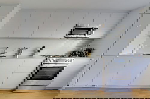 Photo 12 - Modern Apartment Near D.C. Landmarks