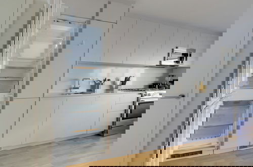 Photo 10 - Modern Apartment Near D.C. Landmarks