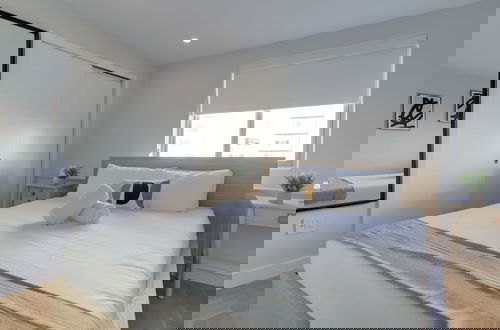 Photo 4 - Modern Apartment Near D.C. Landmarks