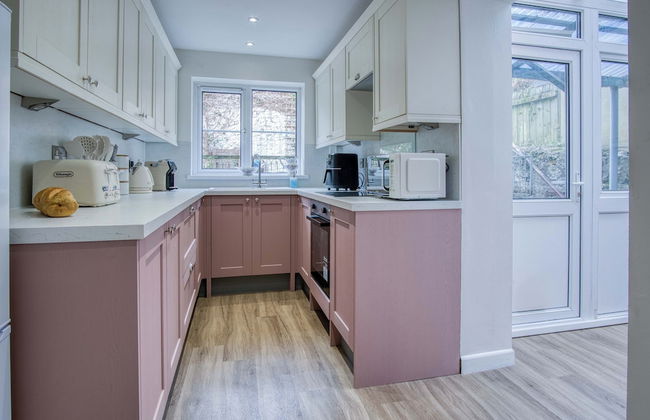 Pink Cottage - 4 Bedrooms & Hot Tub - Tenby - Foto 20