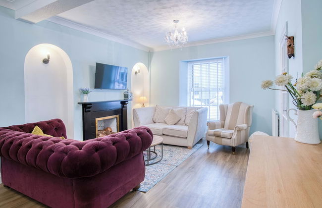 Pink Cottage - 4 Bedrooms & Hot Tub - Tenby - Foto 29