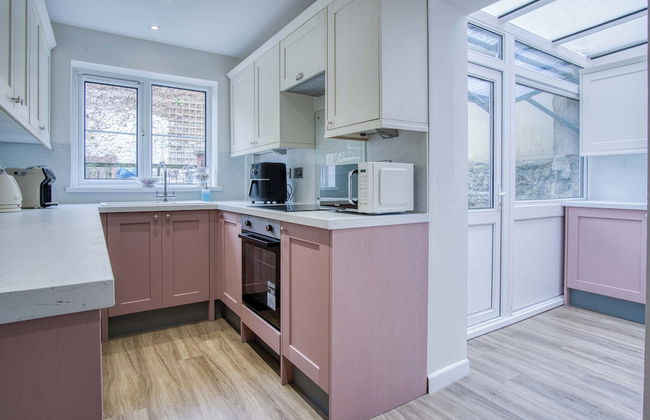 Pink Cottage - 4 Bedrooms & Hot Tub - Tenby - Foto 21