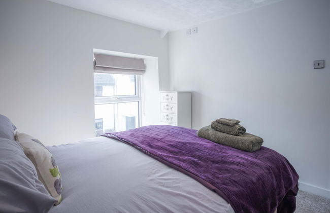 Pink Cottage - 4 Bedrooms & Hot Tub - Tenby - Foto 36
