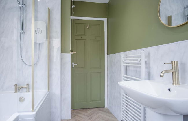 Pink Cottage - 4 Bedrooms & Hot Tub - Tenby - Foto 33