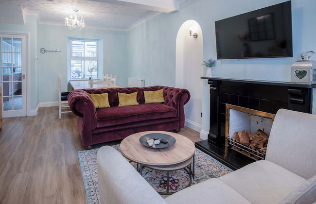 Pink Cottage - 4 Bedrooms & Hot Tub - Tenby - Foto 30