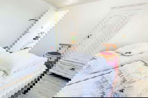 Photo 2 - 7 Person Holiday Home in Roslev