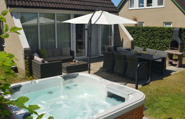 House With Sauna, Outdoor spa and Pedal Boat in Vlagtwedde - Foto 1