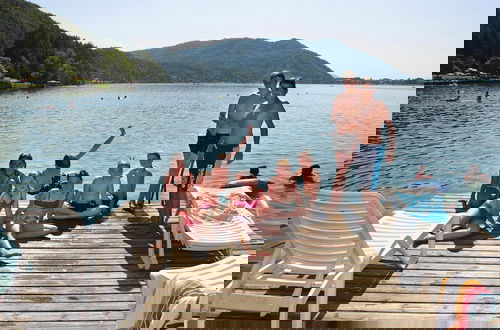 Foto 10 - Sunny Holiday Apartment on Lake Klopeiner With Balcony and Private Beach