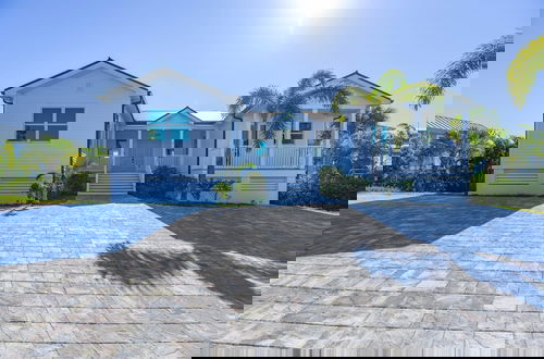 Foto 2 - Capmar House by Brightwild Huge Home Pool