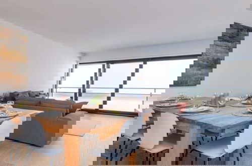Foto 3 - Luxuriuous Family Apartment With Beach View