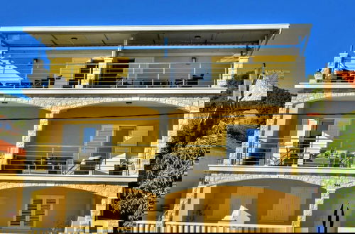 Foto 20 - Fancy Apartments Dream - Modern One Bedroom Apartment With Balcony and Sea View