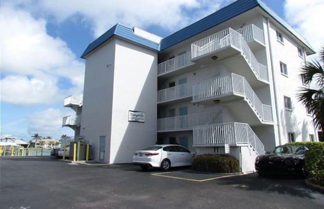 2 Bedroom Waterfront Pool Side! - Foto 25