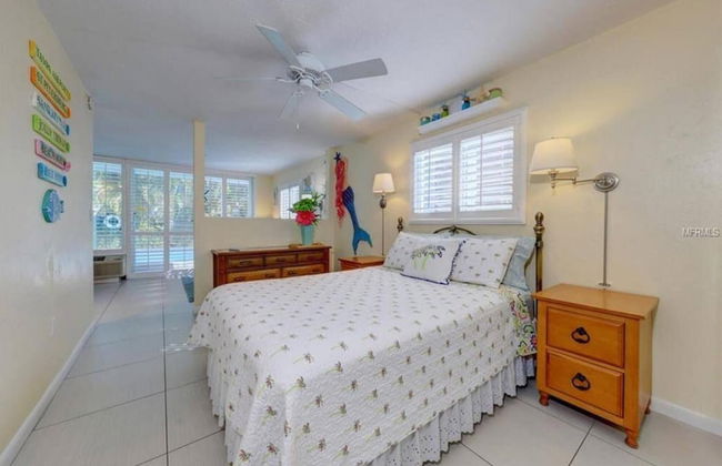 2 Bedroom Waterfront Pool Side! - Foto 8