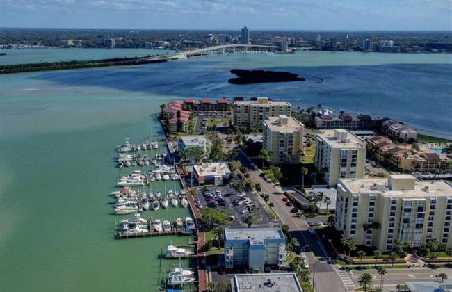 2 Bedroom Waterfront Pool Side! - Foto 51