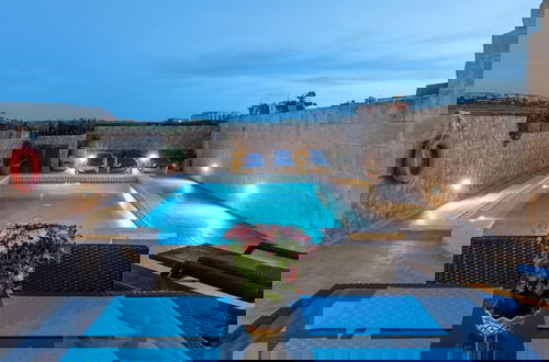 Foto 8 - Villayana Gozitan Farmhouse With Pool