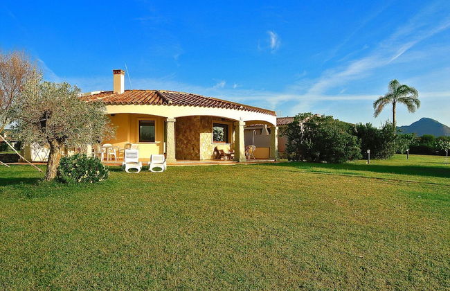 Villa on Costa Rei Near Sandy Beach - Foto 1