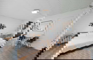 Foto 1 - Chic City Retreat 93B