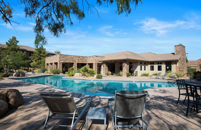 Touch of Class Stunning 5 Bdr! - Foto 33