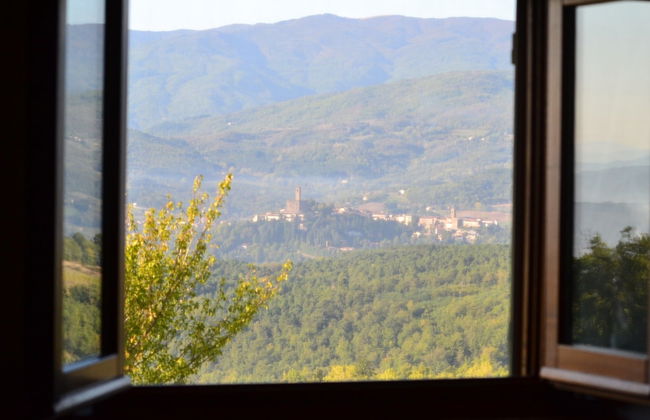 Farmhouse in Tuscany With Pool and Valley Views - Photo 7