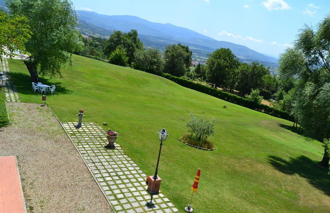 Farmhouse in Tuscany With Pool and Valley Views - Photo 24