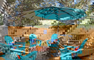 Foto 1 - Playfully Designed Home + Hot Tub, Fire Pit & Game Room Blue Hour by Avantstay