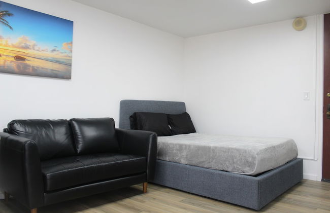 Renovated Modern & Minimalist Century City Studio Condo by RedAwning - Photo 2