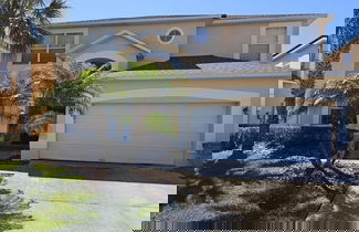 Foto 1 - Spacious 7 Br, 4.5 Br Retreat With Pool 7 Bedroom Condo by RedAwning