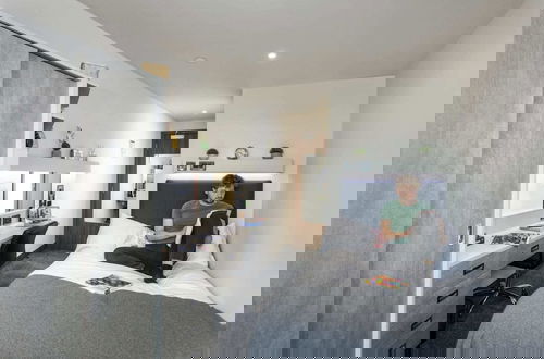 Photo 3 - Student Only Triumph House