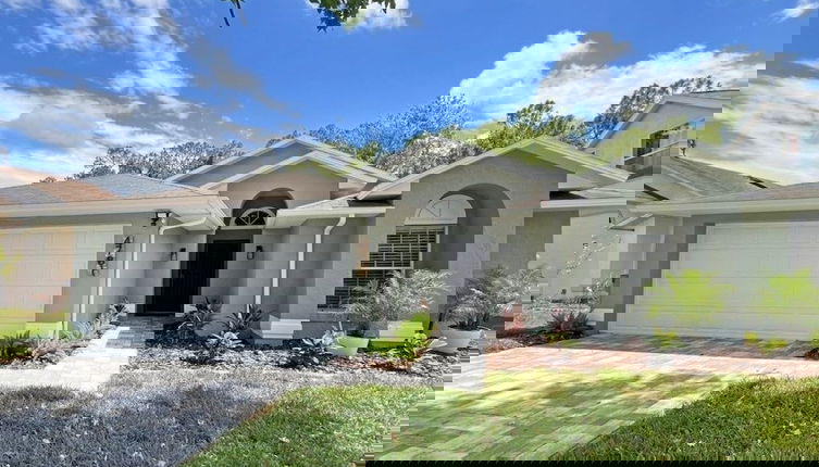 Foto 1 - Stardust Villa 4 Bedroom Home by RedAwning