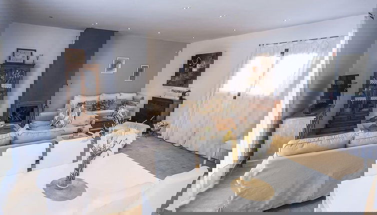 Foto 1 - Spacious Villa With Games Area