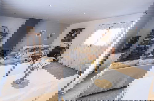 Foto 1 - Spacious Villa With Games Area