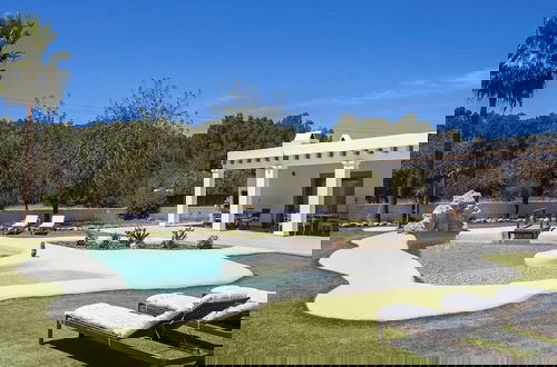 Foto 15 - Spacious Villa With Games Area
