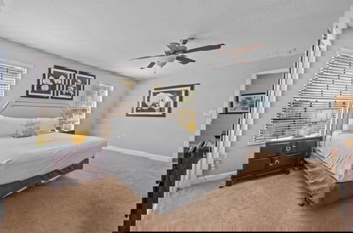 Foto 13 - Star Wars 7 Bed Pool Home With Game Room 7 Bedroom Home by RedAwning