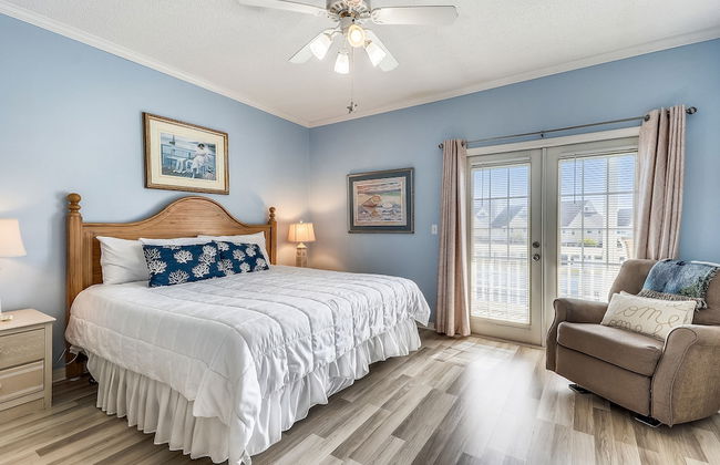 SPC 4133 Beautiful Tennis Court 2 bedroom with free beach set up for 2 by RedAwning - Photo 5