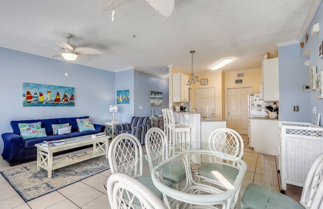 SPC 4133 Beautiful Tennis Court 2 bedroom with free beach set up for 2 by RedAwning - Photo 10