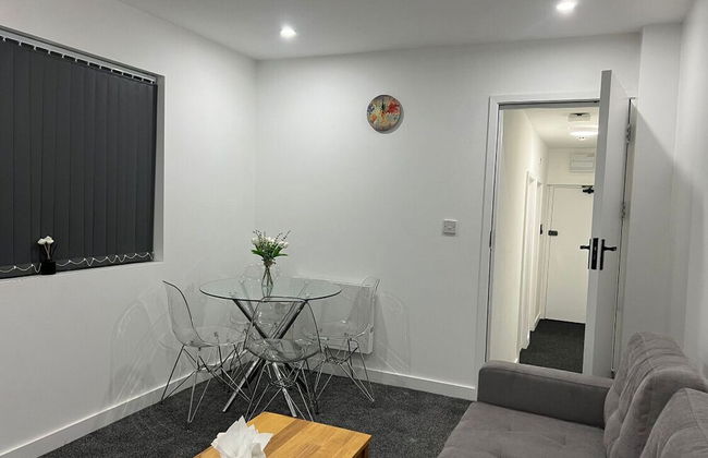 Luton Centrally Located Apartment v Close London Luton Airport - Photo 5