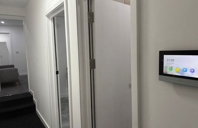 Luton Centrally Located Apartment v Close London Luton Airport - Photo 9