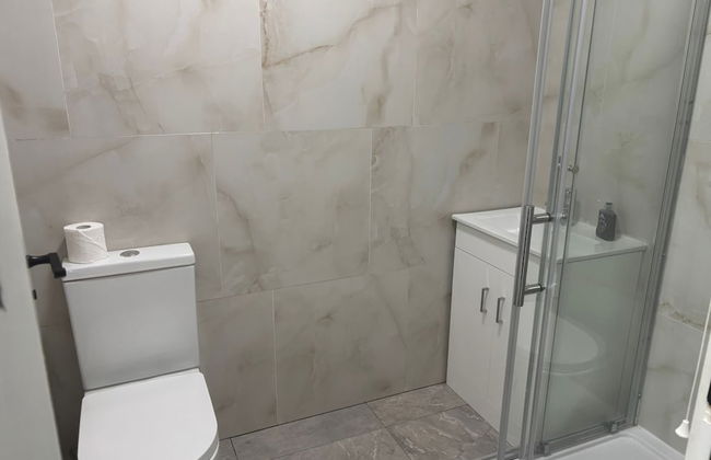 Luton Centrally Located Apartment v Close London Luton Airport - Photo 8