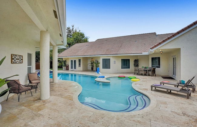 The Grand Luxe 8BR Villa w Pool and Basketball - Foto 33