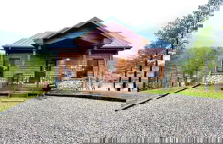 Foto 1 - Charming, pet friendly cabin, perfect for fishing, family, hiking and R&R! 2 Bedroom Cabin by RedAwning