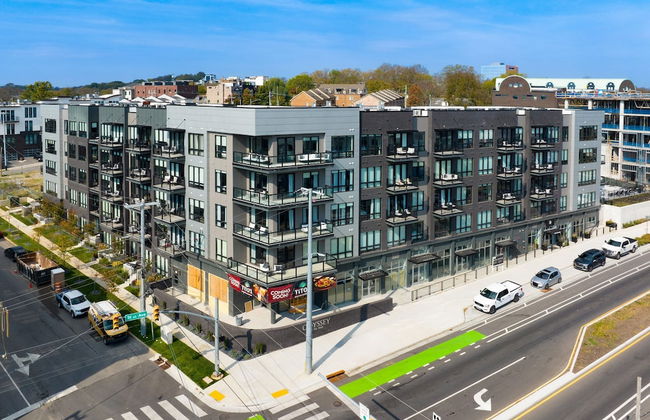 Wonderstruck Walkable Midtown Location at Odyssey Pool BBQ Fitness Room - Photo 35