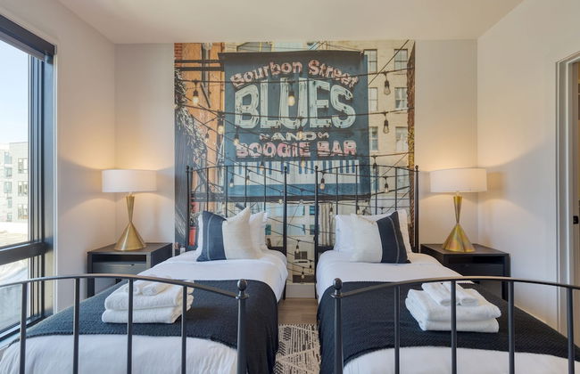 Honkey-tonk by Avantstay New Modern 2bdr in Walkable Midtown w Gym Pool - Photo 21