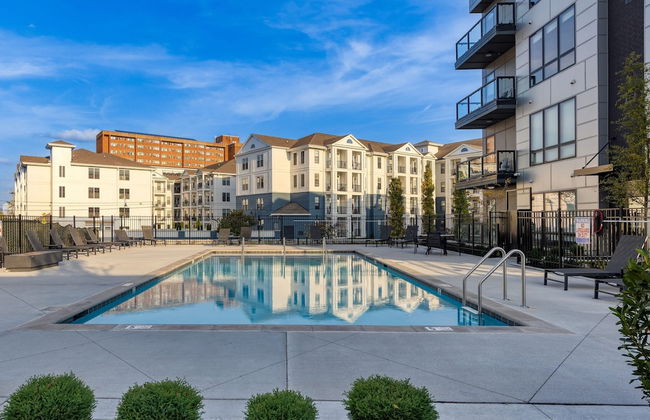 Honkey-tonk by Avantstay New Modern 2bdr in Walkable Midtown w Gym Pool - Photo 29